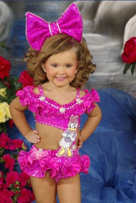 little girl beauty pageant